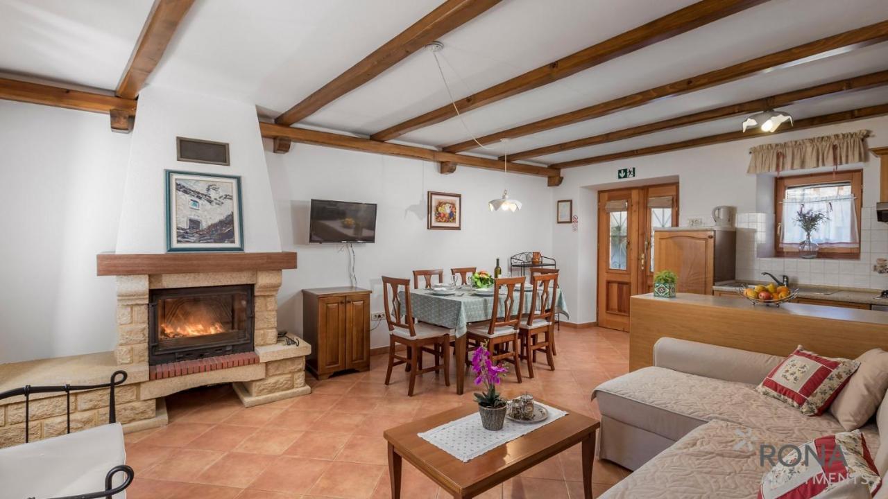 Rona Stone House Apartments Janja Boljun Bagian luar foto