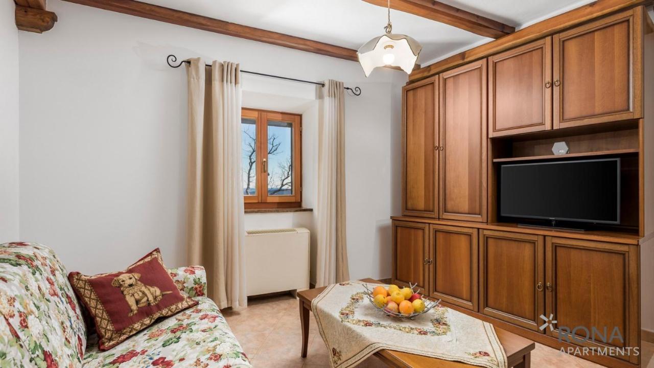 Rona Stone House Apartments Janja Boljun Bagian luar foto