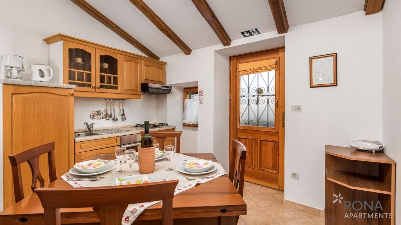 Rona Stone House Apartments Janja Boljun Bagian luar foto